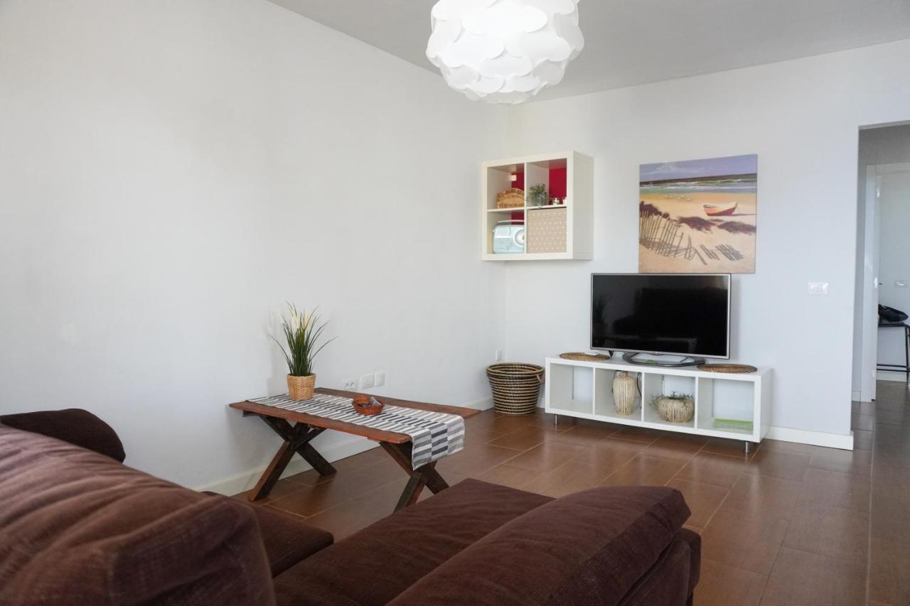 바하마르 Modern House In Bajamar 아파트 외부 사진
